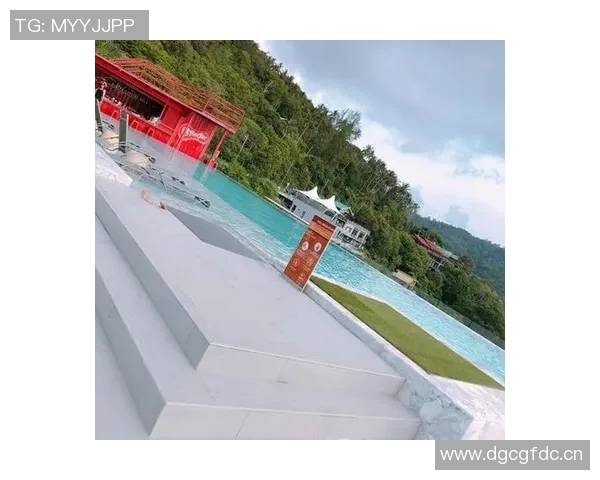 畅享夏日清凉与狂欢泳池派对打造难忘夜晚的完美体验 畅享夏日清凉与狂欢泳池派对打造难忘夜晚的完美体验